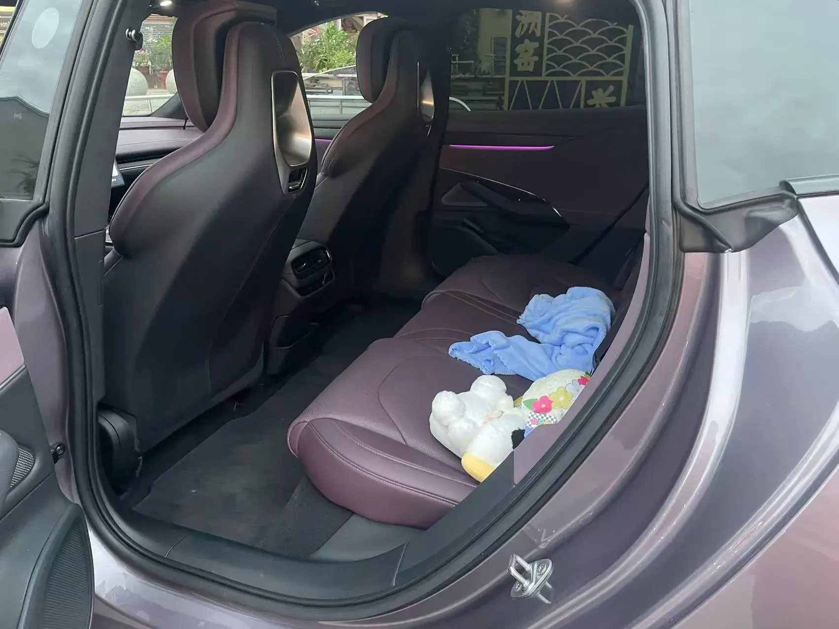 2024 MI SU7 thumbnail 3