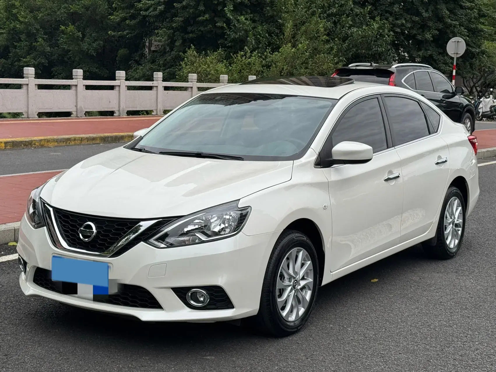 2022 NISSAN SYLPHY view 1