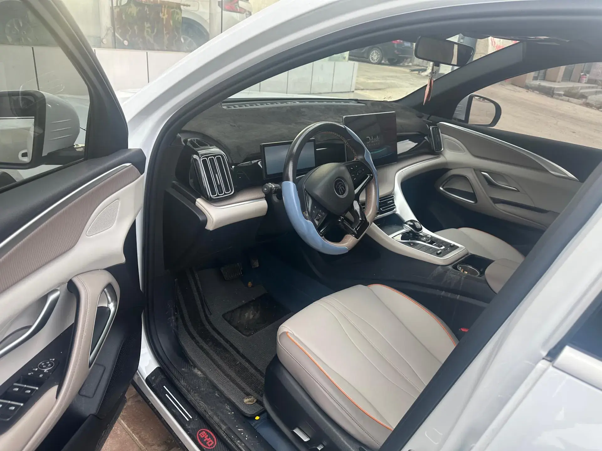 2023 BYD SONG thumbnail 4