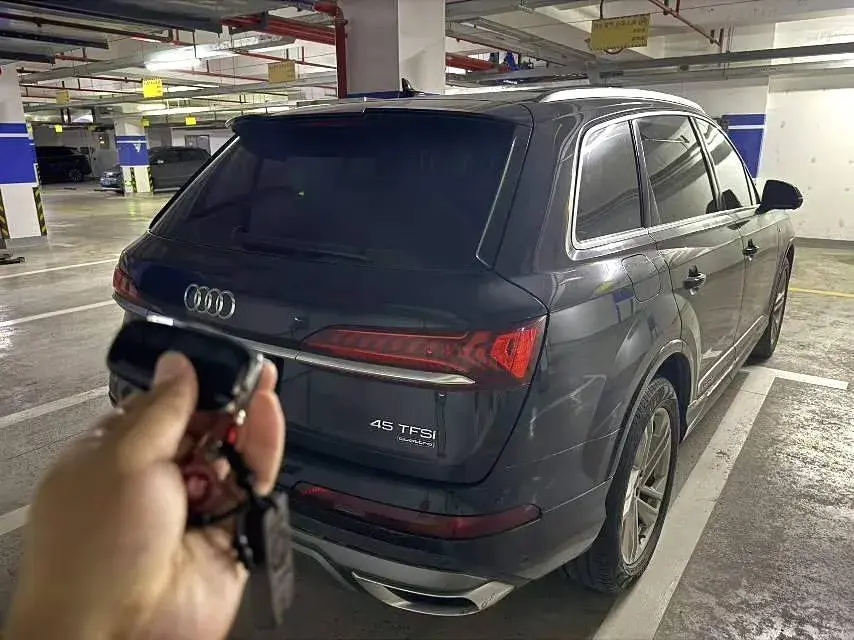 2021 AUDI Q7 thumbnail 3