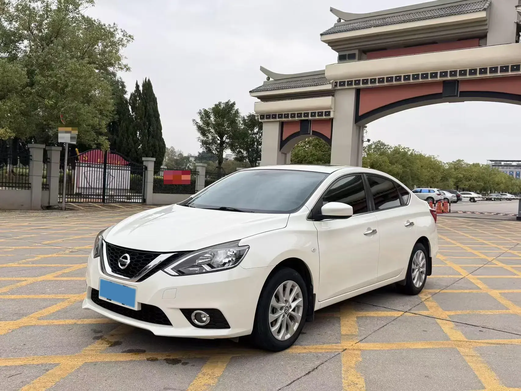 2021 NISSAN SYLPHY view 1