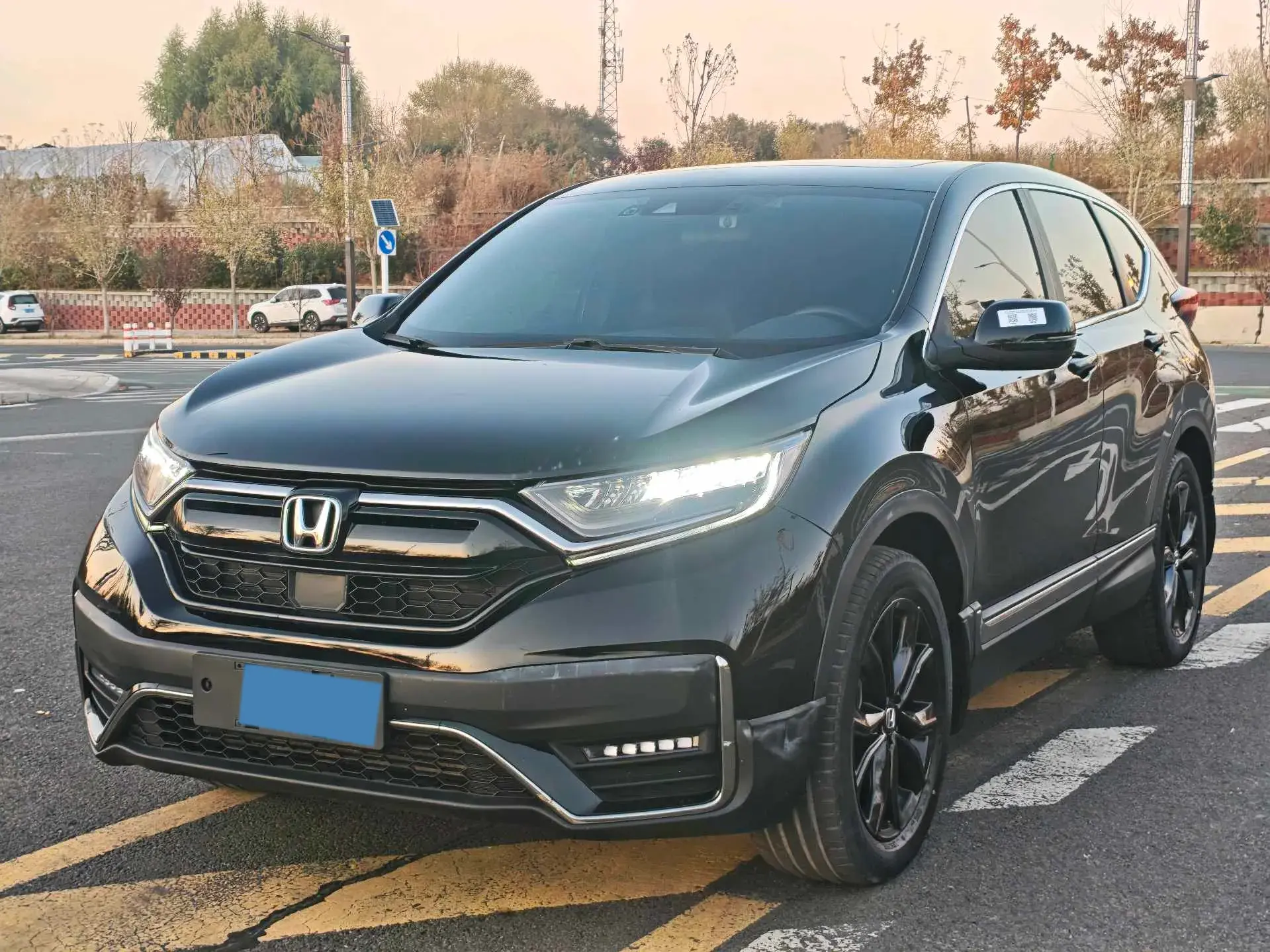 2021 HONDA CR-V view 1