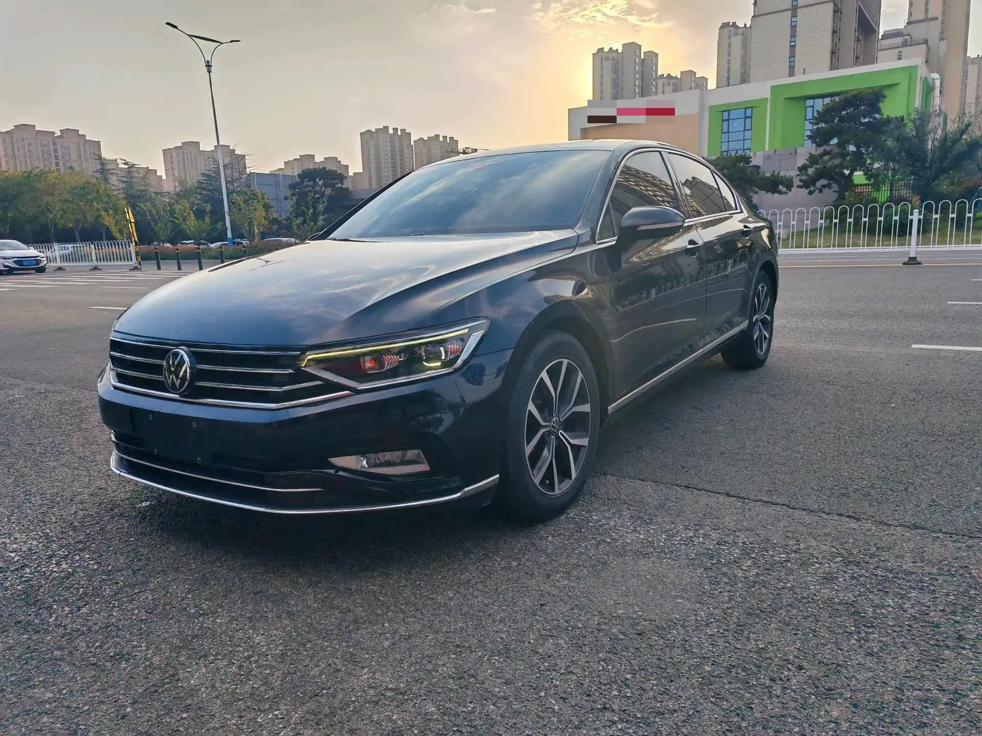 2020 VOLKSWAGEN MAGOTAN view 1