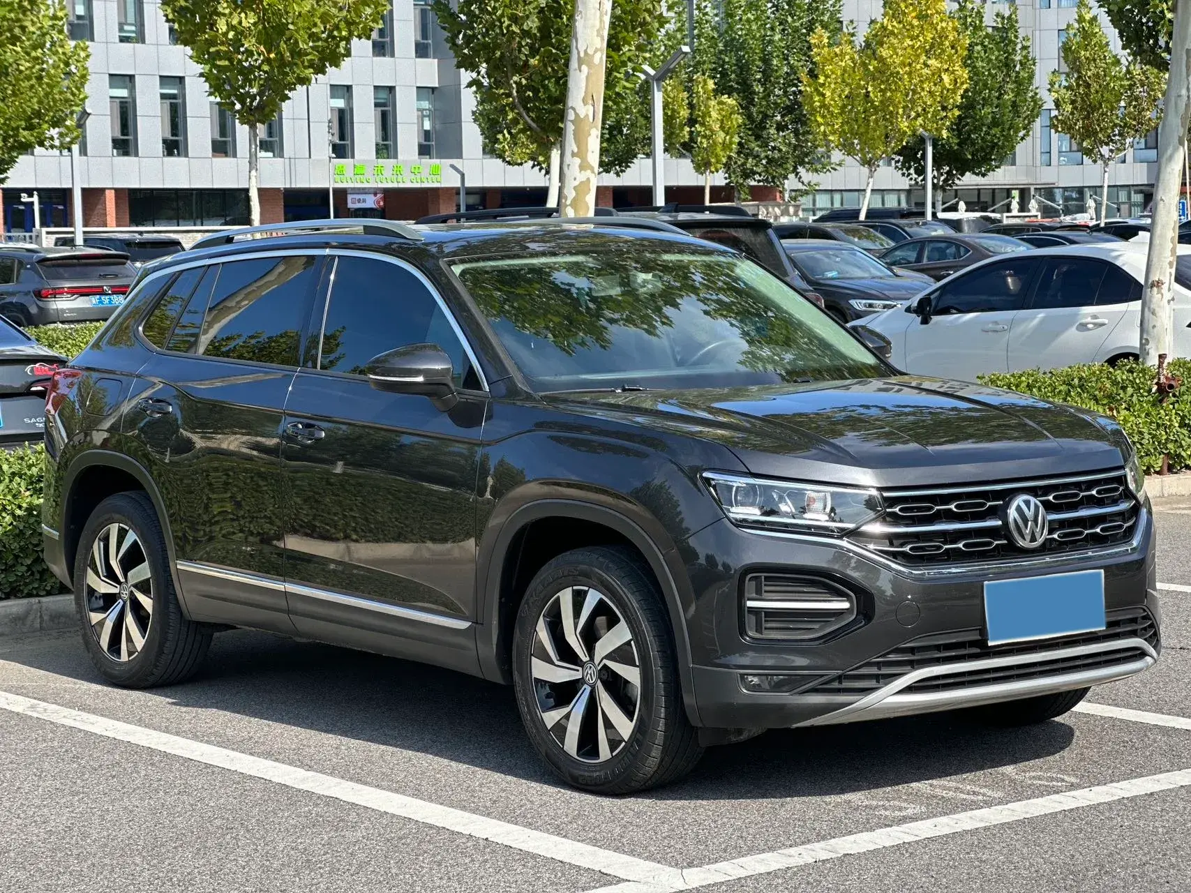 2019 VOLKSWAGEN TAYRON thumbnail 3