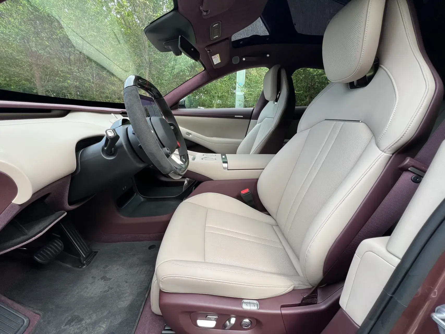 2025 MI YU7 thumbnail 4