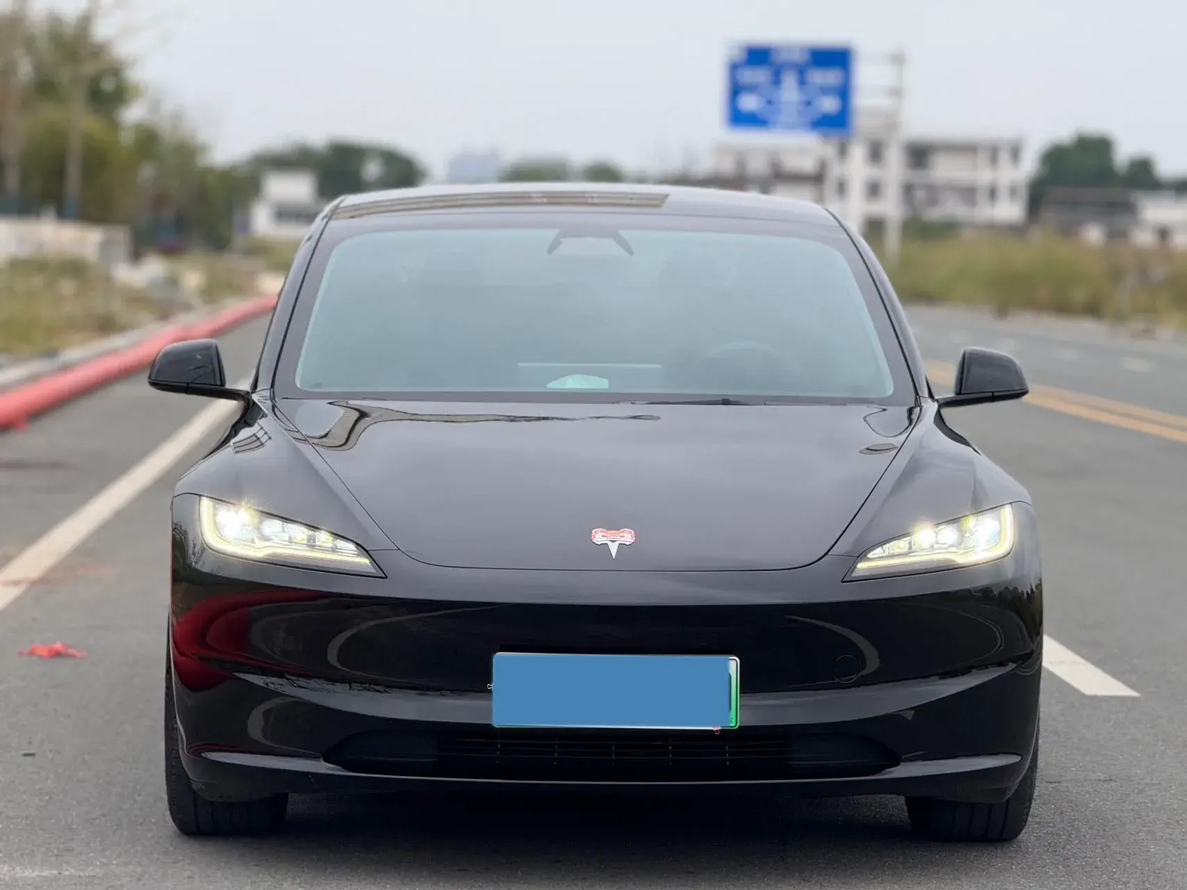 2023 TESLA MODEL thumbnail 2