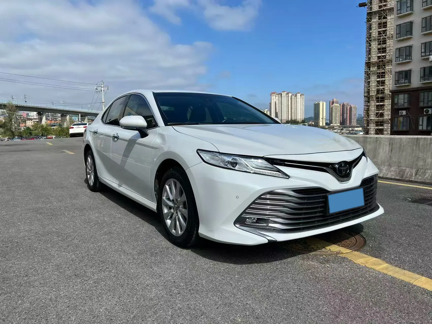 2019 TOYOTA CAMRY thumbnail 3