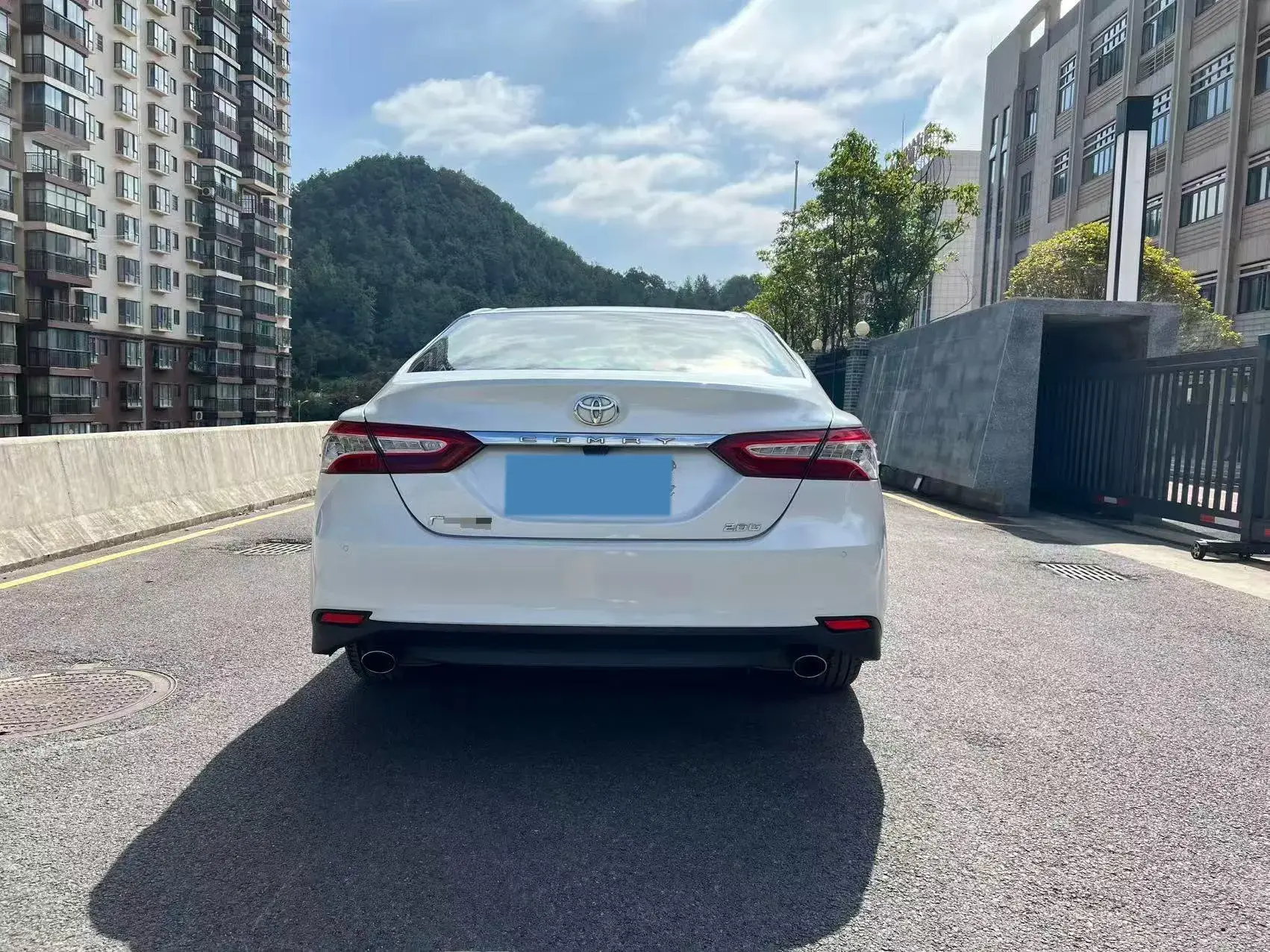 2019 TOYOTA CAMRY thumbnail 4