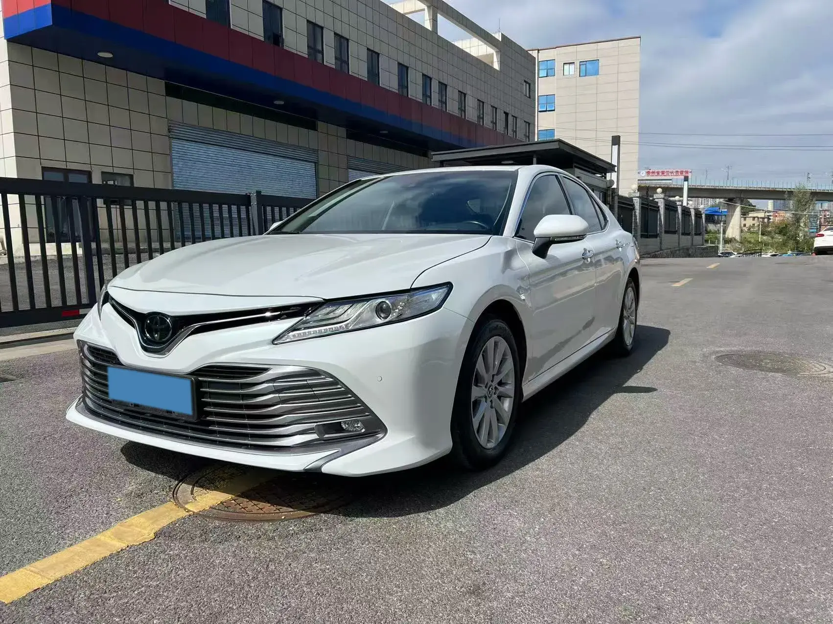 2019 TOYOTA CAMRY view 1