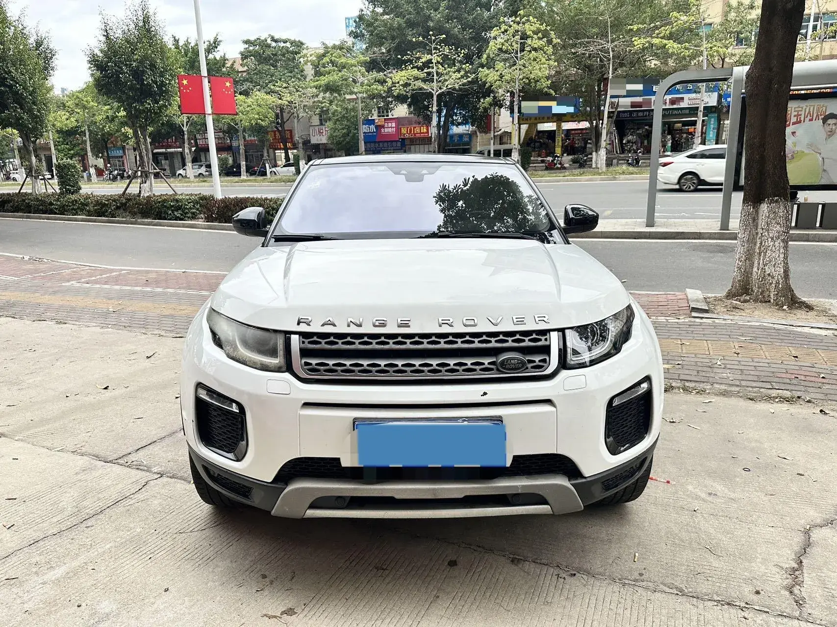 2018 LAND ROVER thumbnail 2