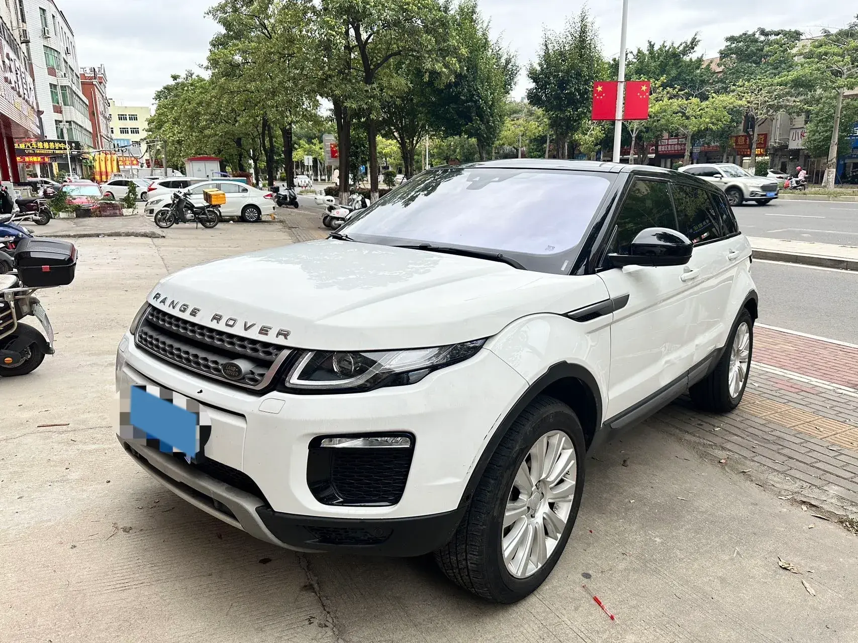 2018 LAND ROVER view 1