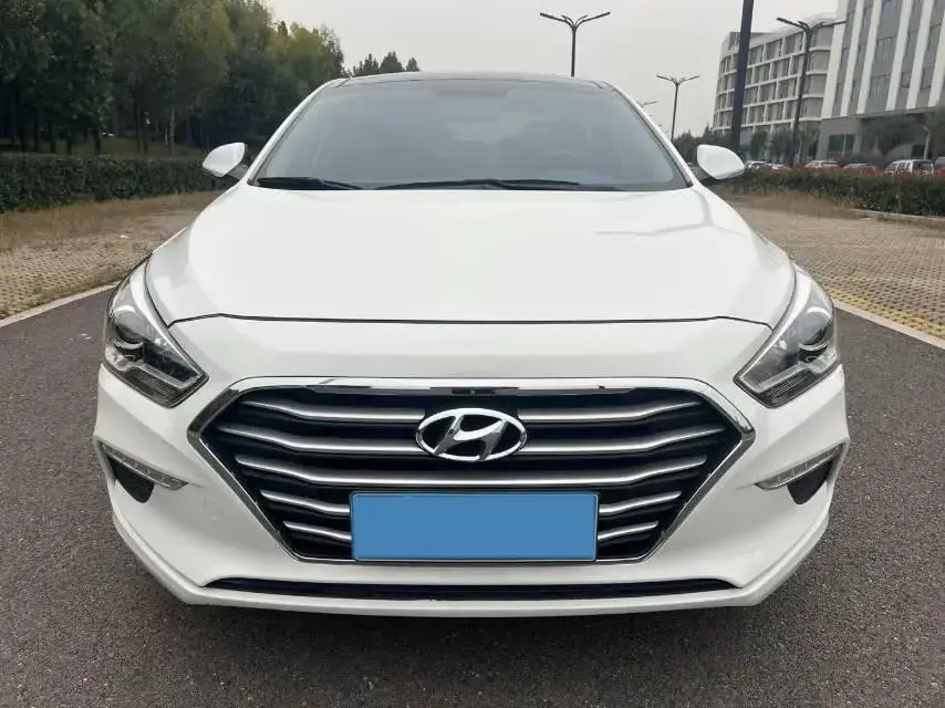 2017 HYUNDAI MISTRA thumbnail 3