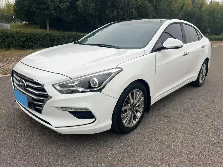 2017 HYUNDAI MISTRA view 1