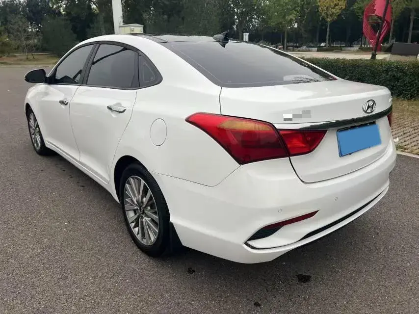 2017 HYUNDAI MISTRA thumbnail 4