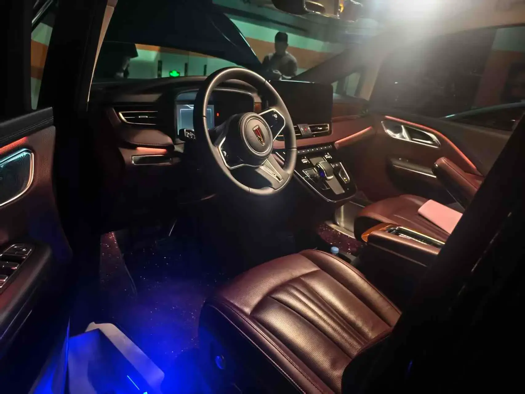 2023 HONGQI HQ9 thumbnail 3