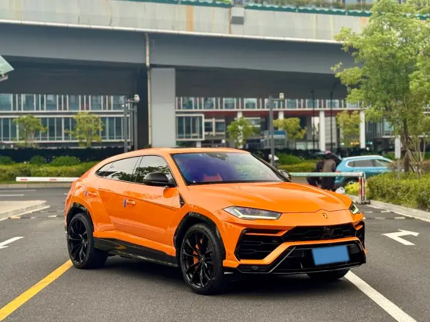 2021 LAMBORGHINI URUS thumbnail 3