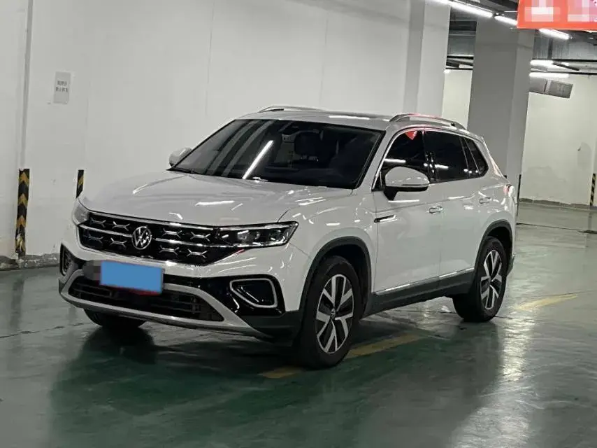 2024 VOLKSWAGEN TAYRON view 1