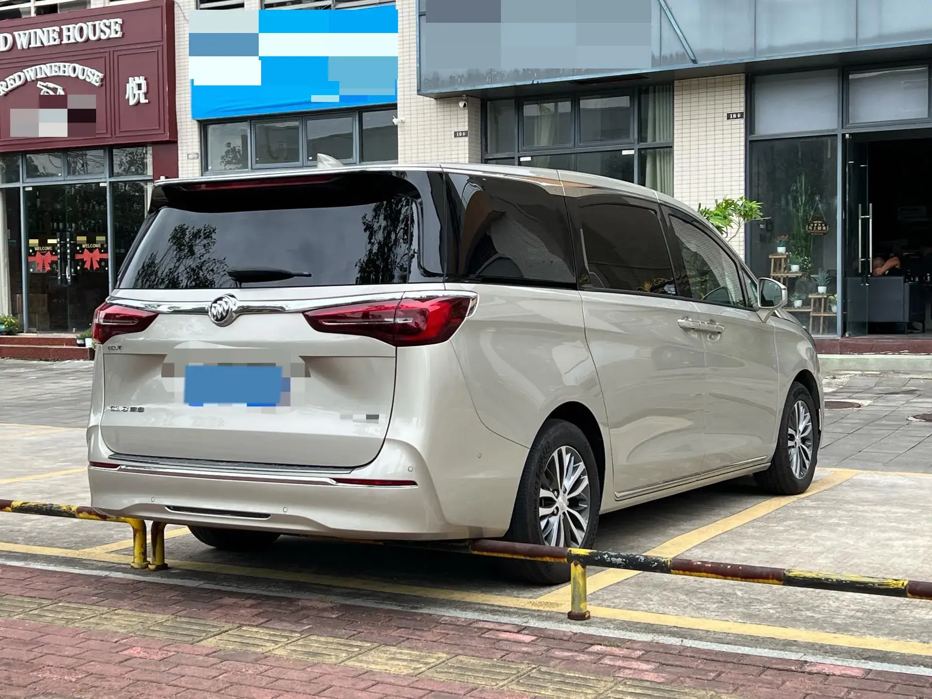 2022 BUICK GL8 thumbnail 3