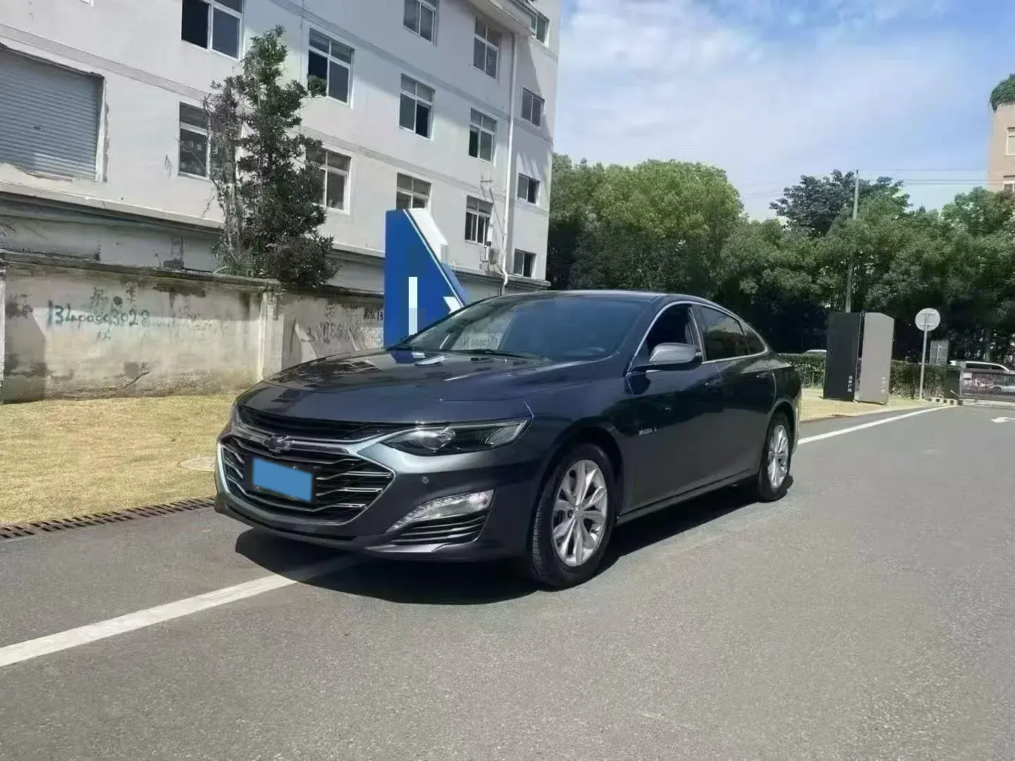 2022 CHEVROLET MALIBU view 1