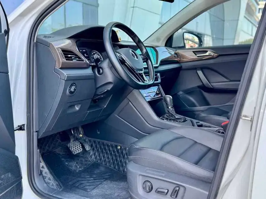 2021 VOLKSWAGEN THARU thumbnail 4