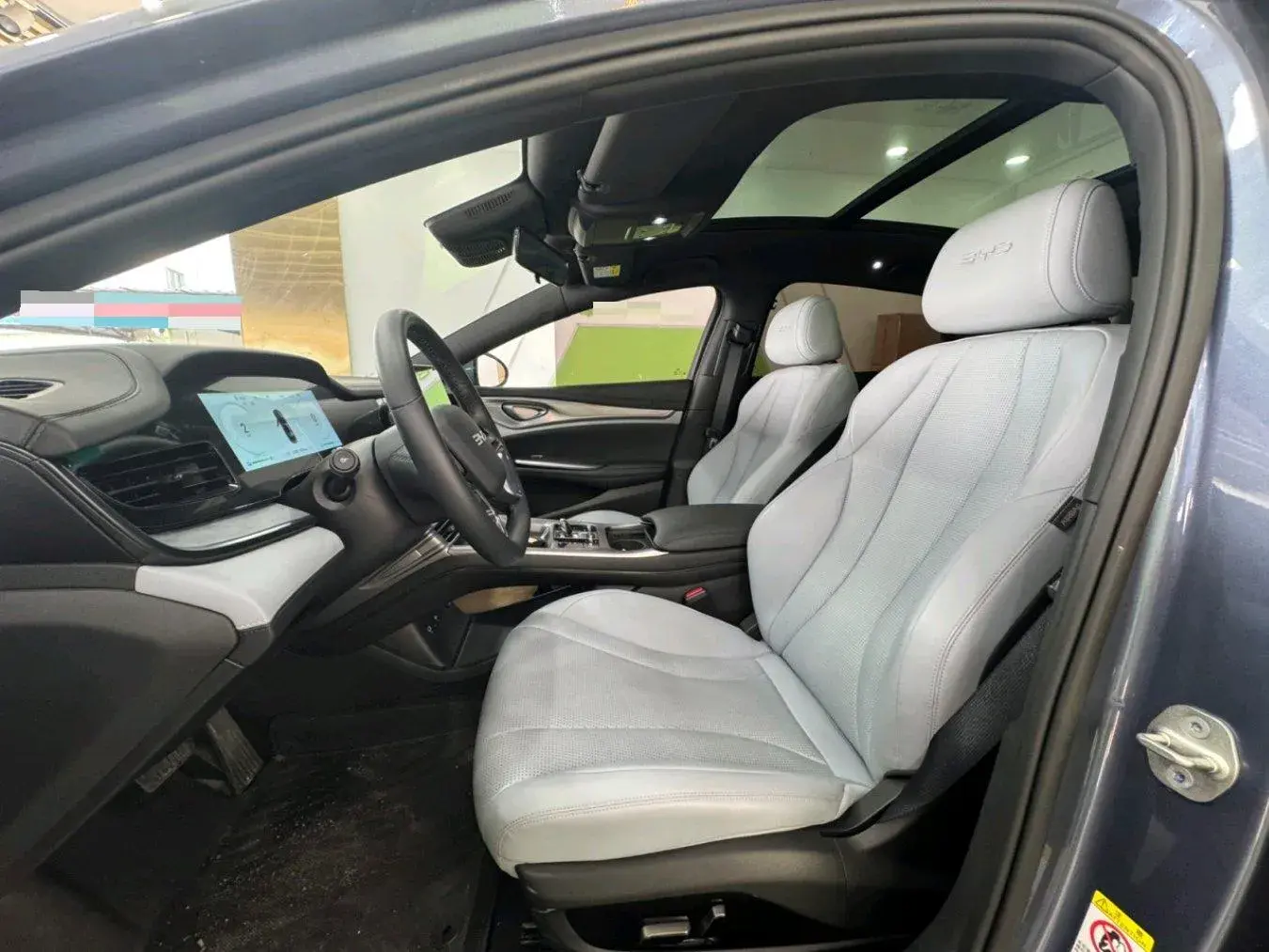 2023 BYD SEAL thumbnail 3