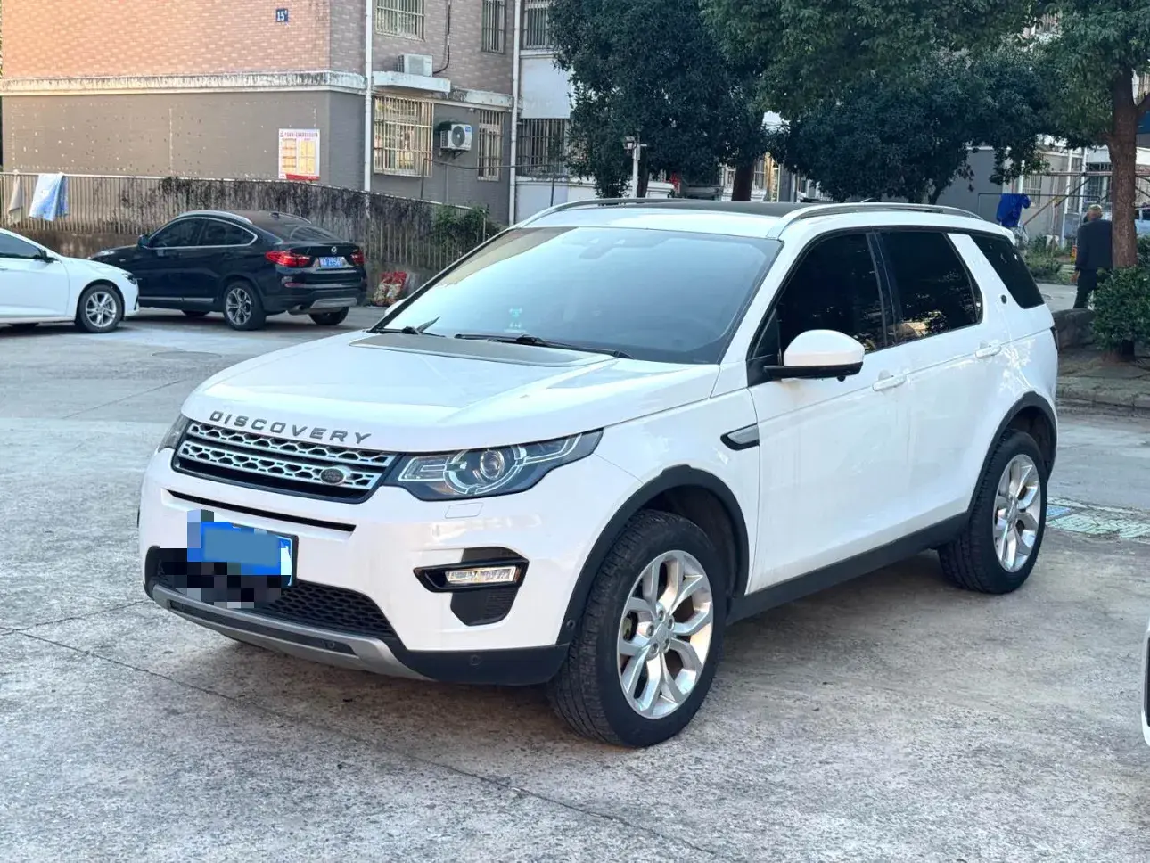 2018 LAND ROVER view 1