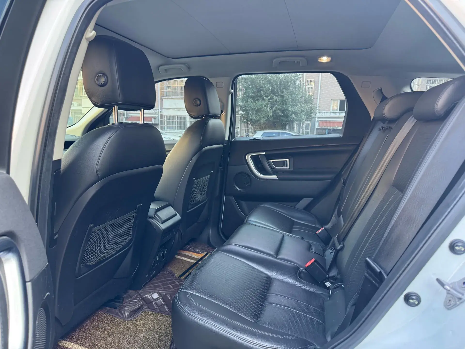 2018 LAND ROVER thumbnail 4