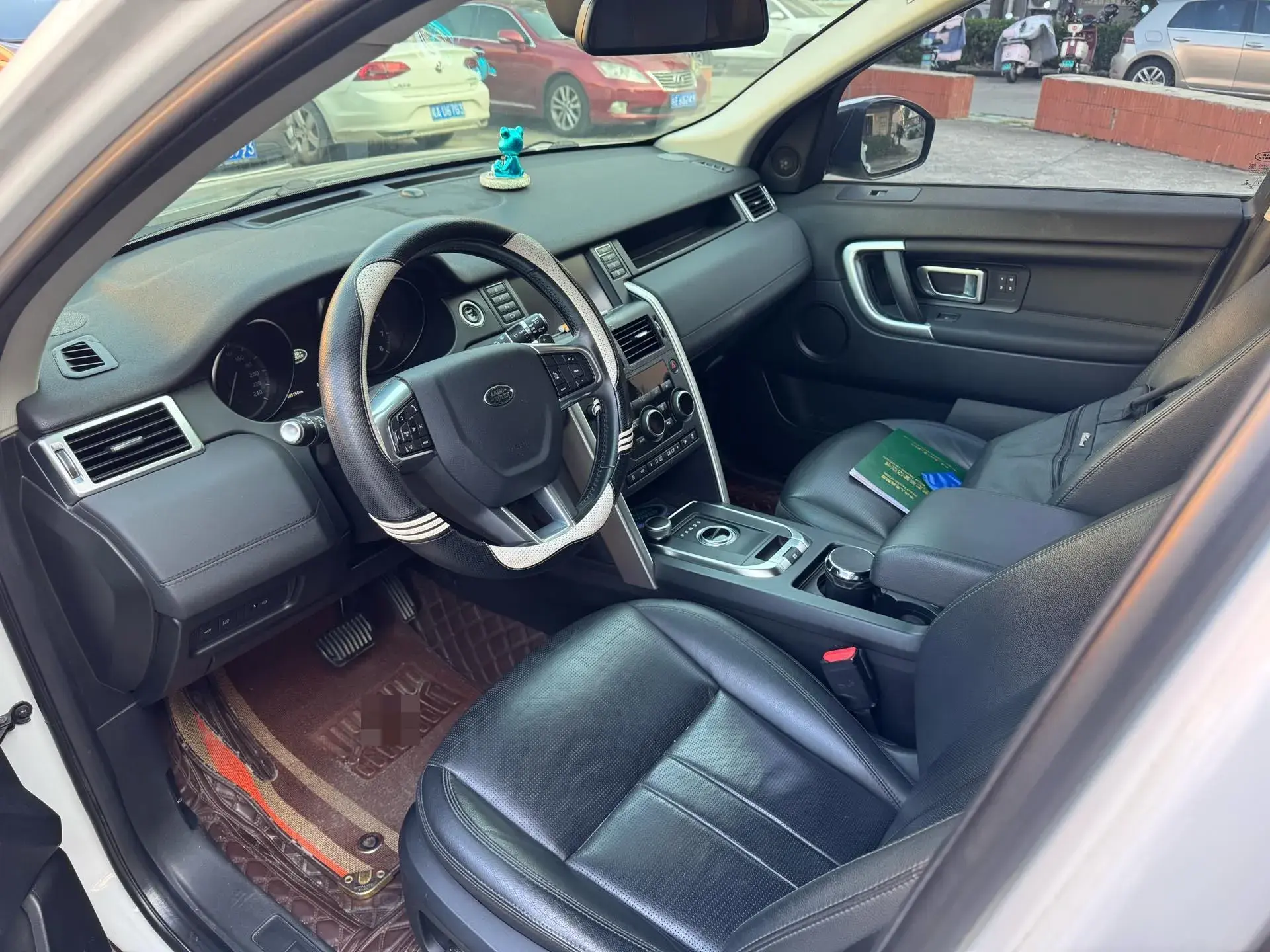 2018 LAND ROVER thumbnail 2