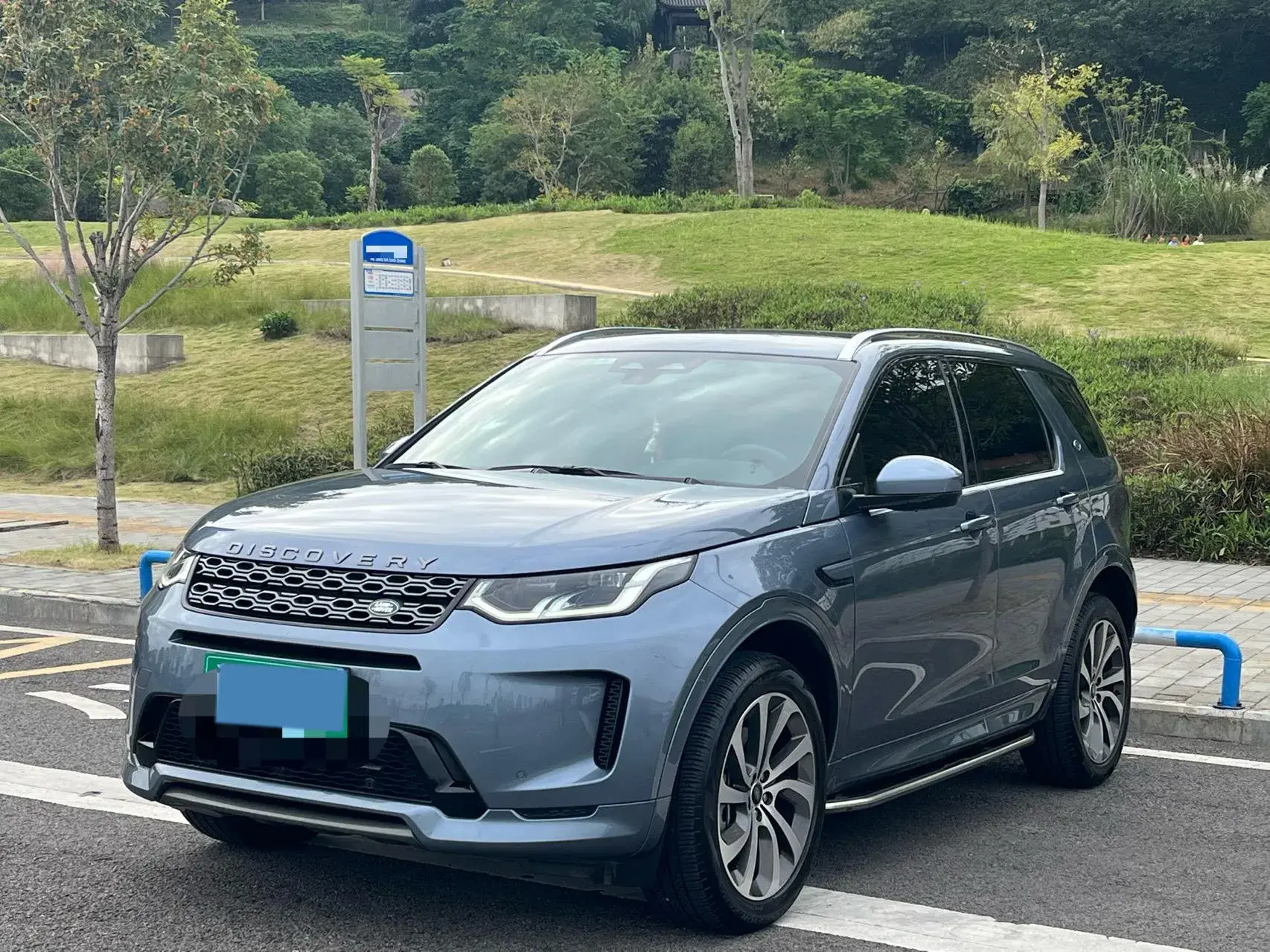 2022 LAND ROVER view 1