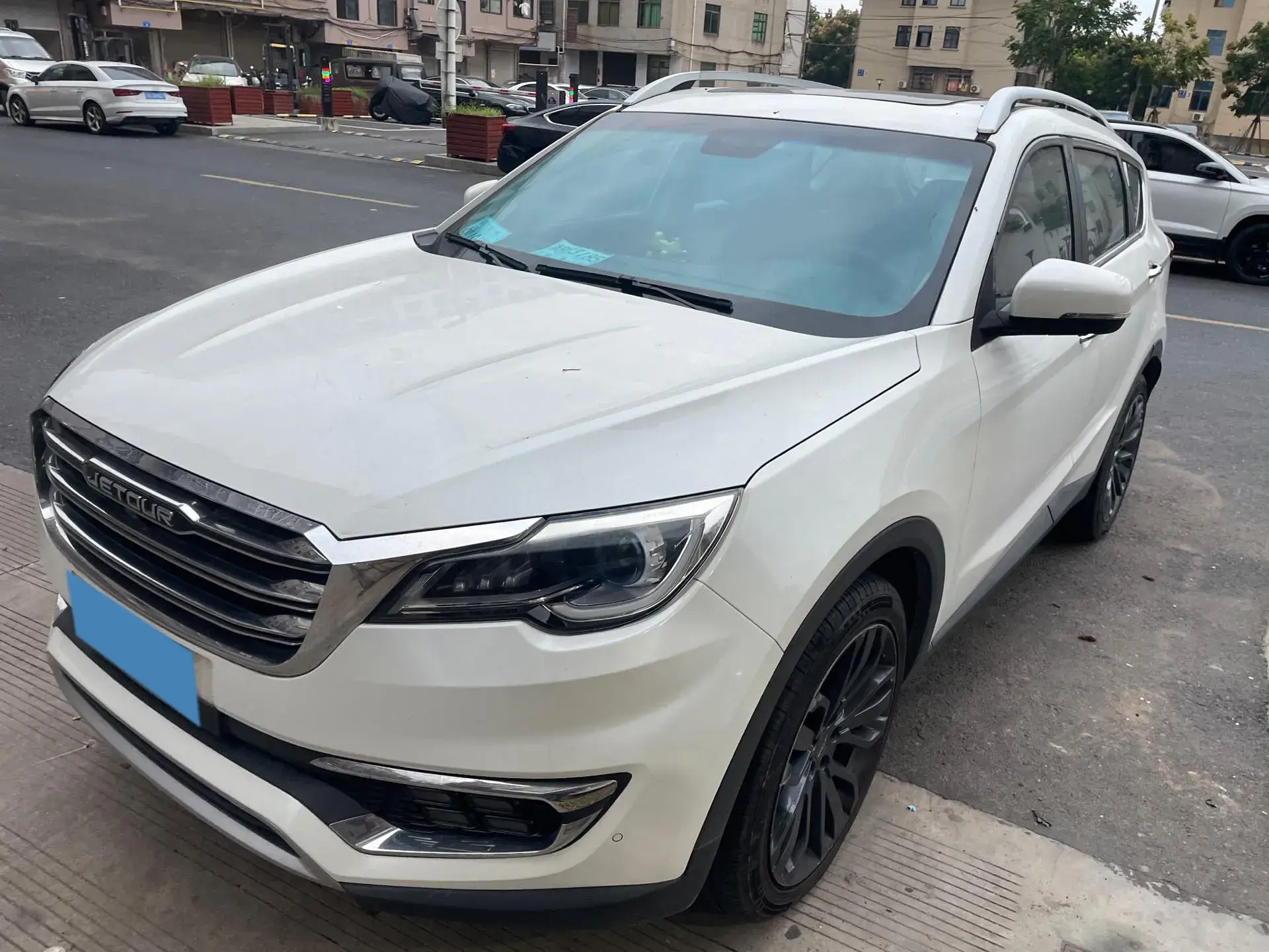 2018 JETOUR X70 view 1