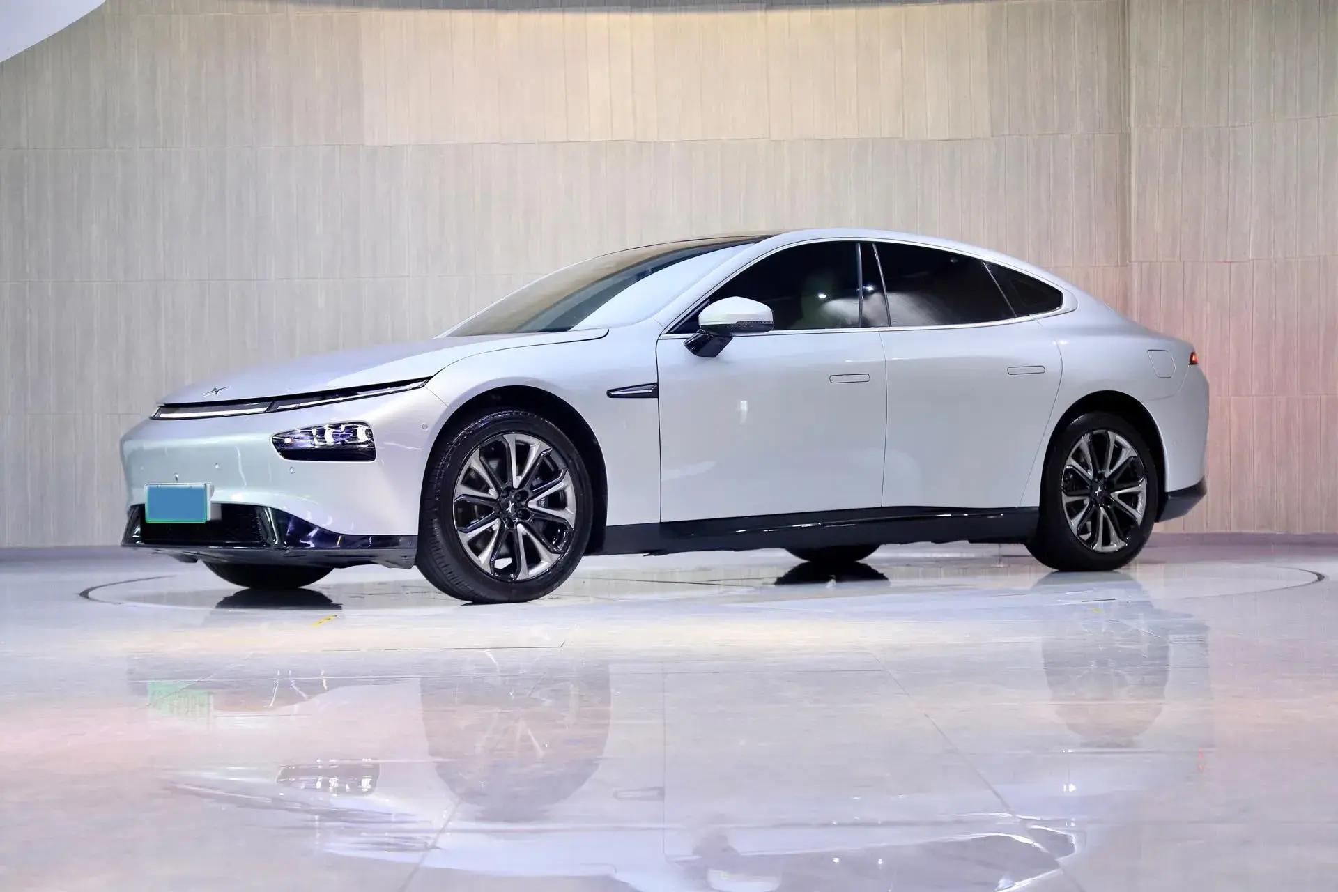 2020 XPENG P7 view 1