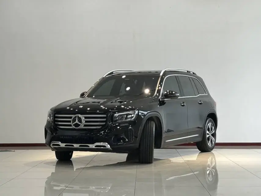 2024 MERCEDES-BENZ GLB view 1