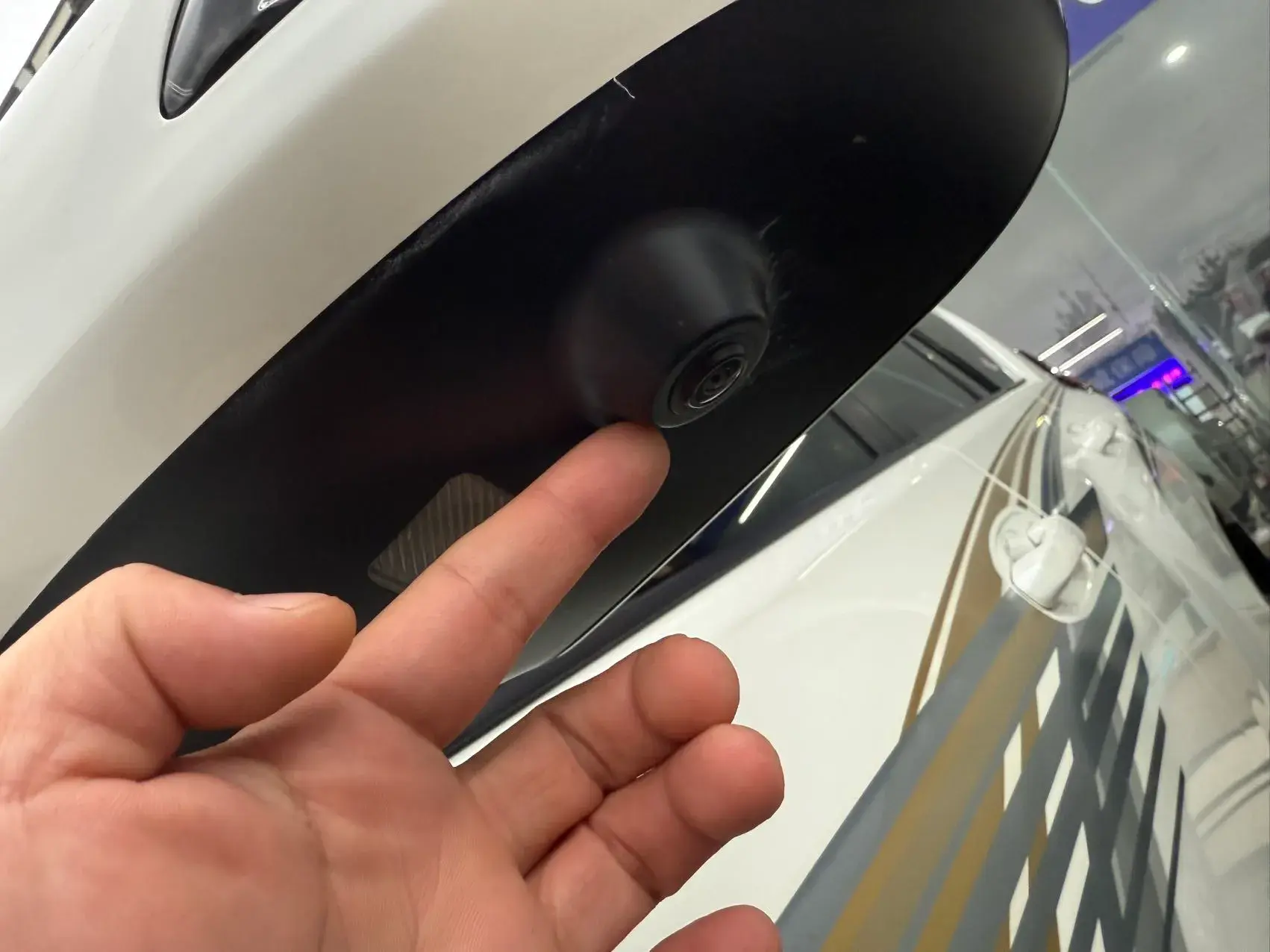 2019 TOYOTA LAND thumbnail 4