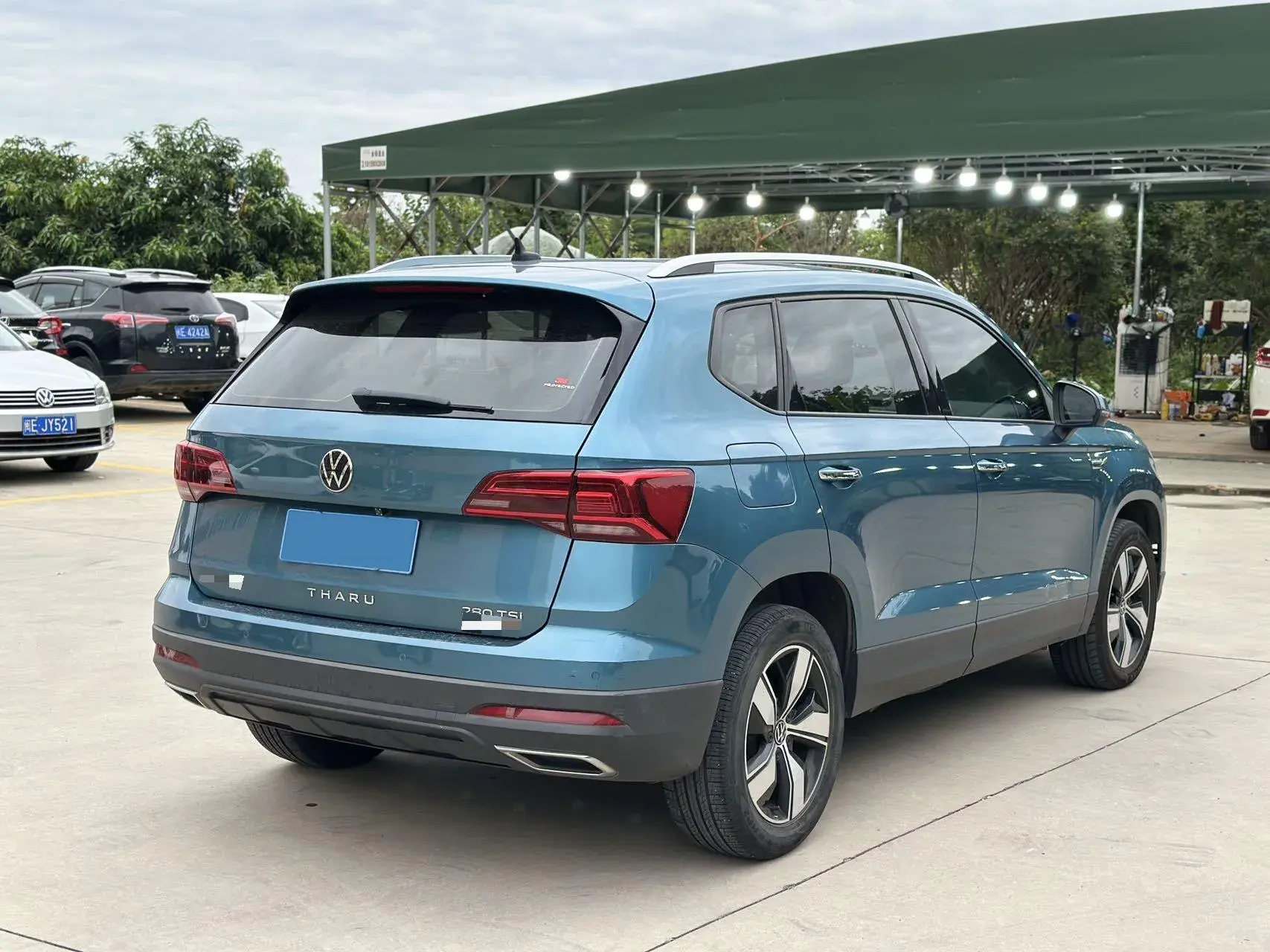 2021 VOLKSWAGEN THARU thumbnail 4