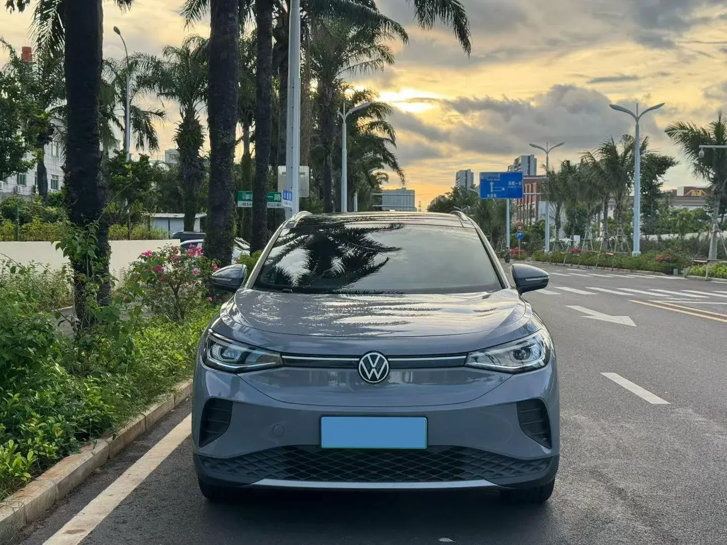 2022 VOLKSWAGEN ID.4 thumbnail 2