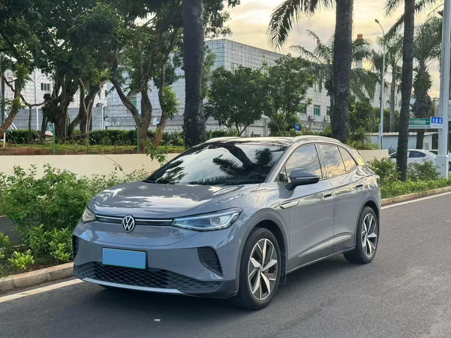 2022 VOLKSWAGEN ID.4 view 1