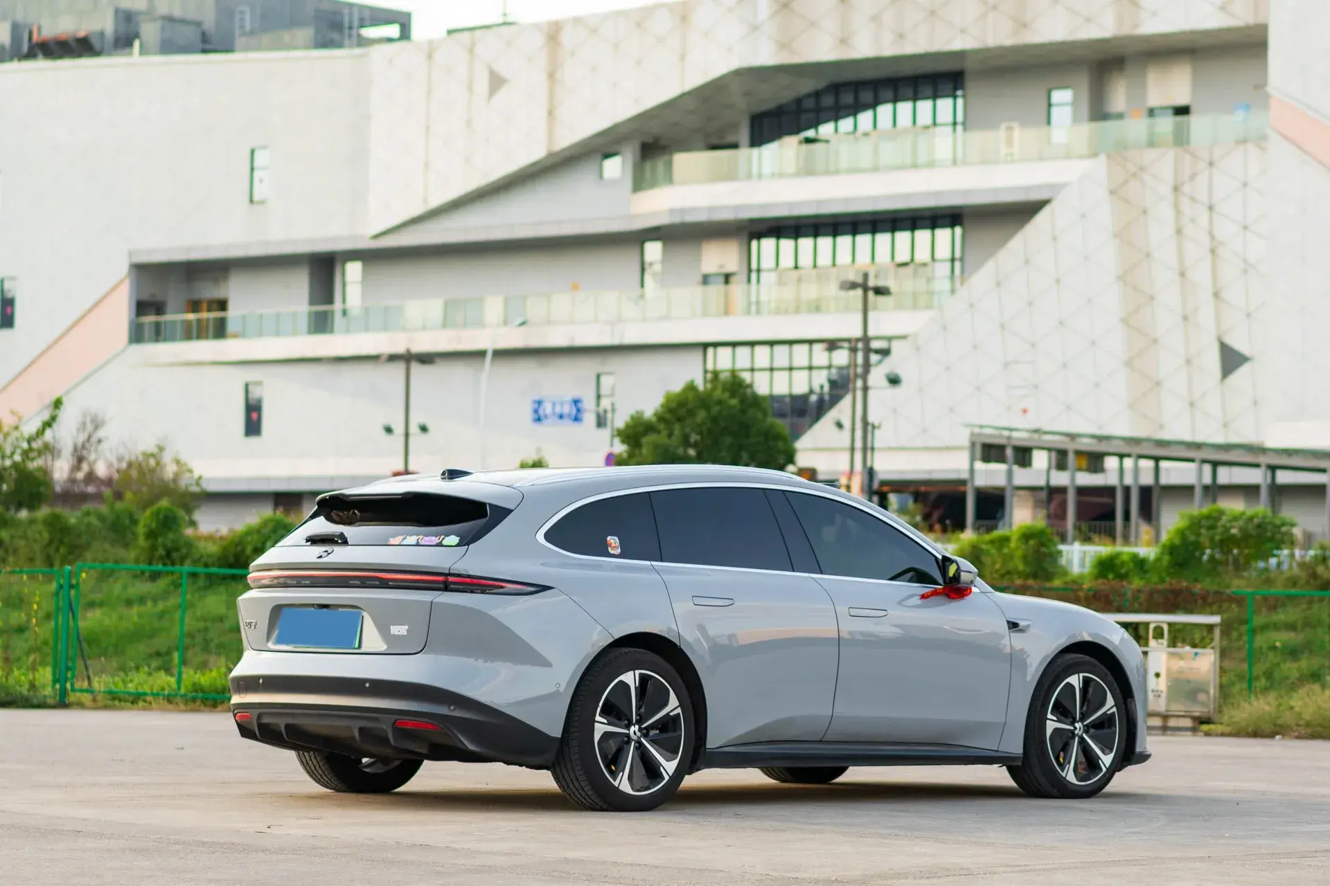 2023 NIO ET5T thumbnail 4