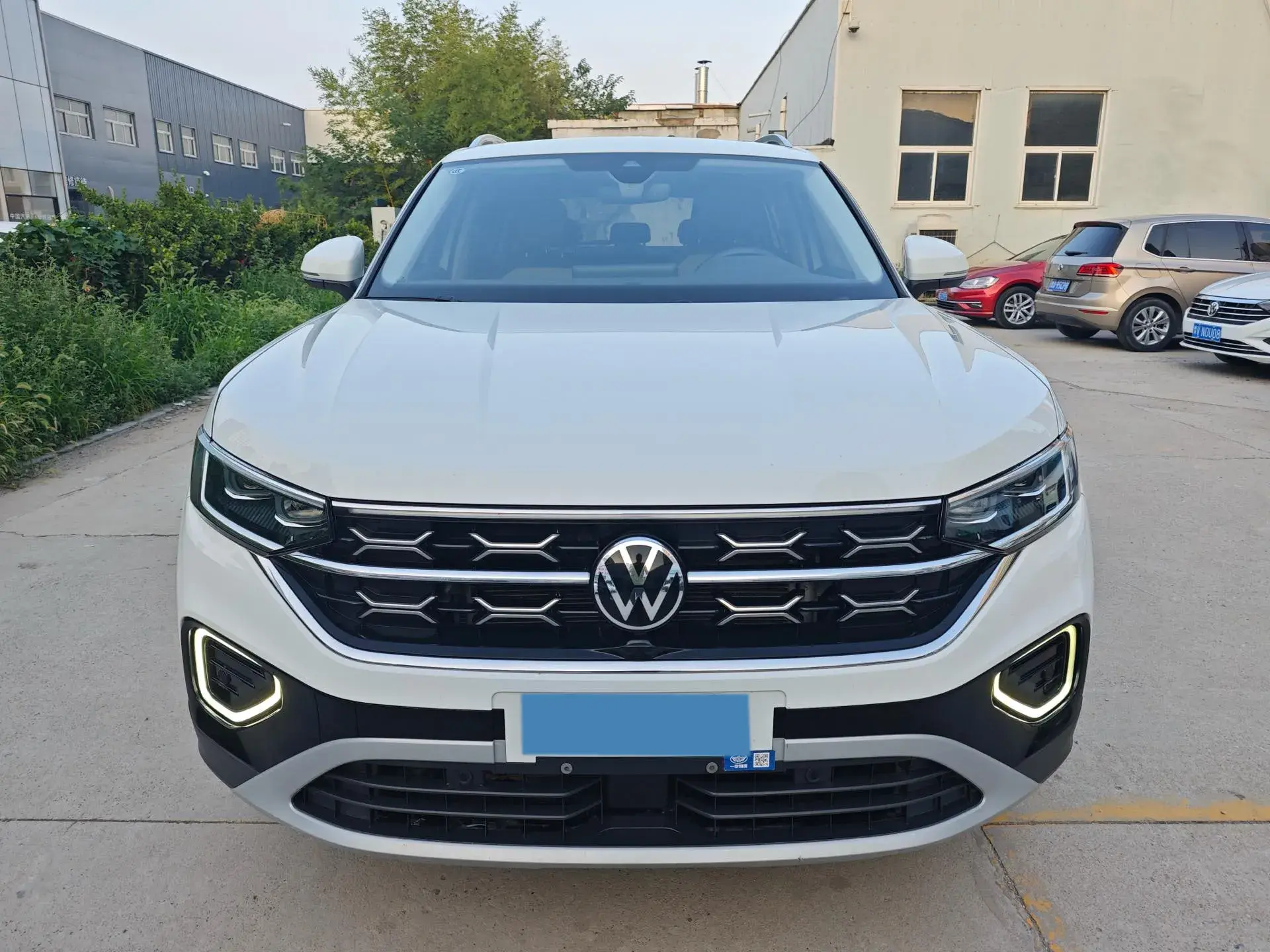 2023 VOLKSWAGEN TAYRON thumbnail 2