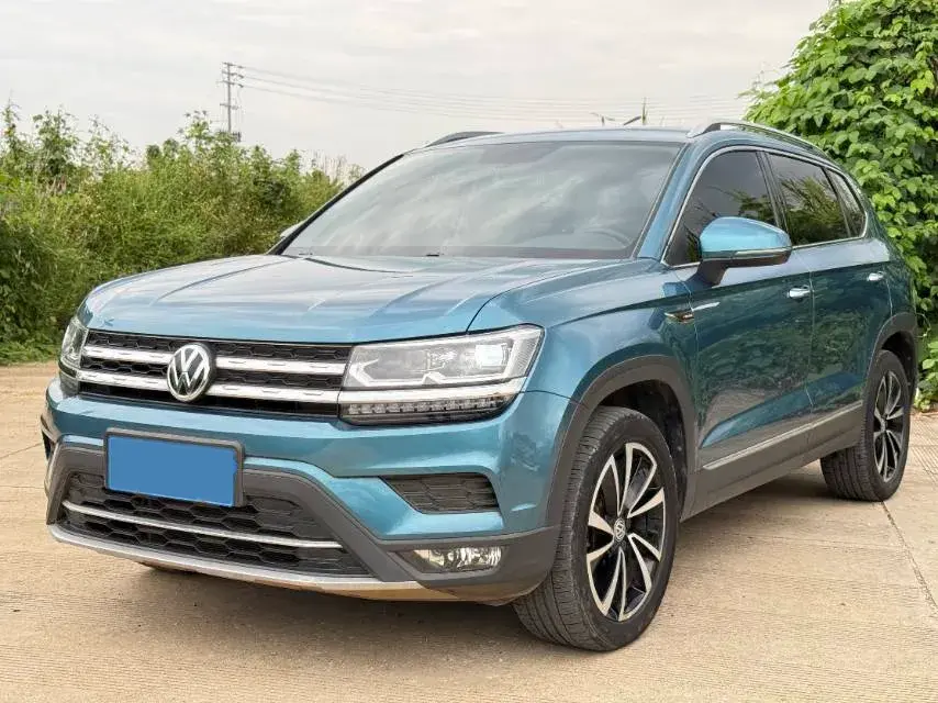 2020 VOLKSWAGEN THARU view 1