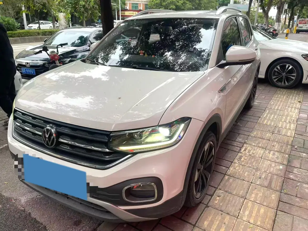 2020 VOLKSWAGEN TACQUA view 1