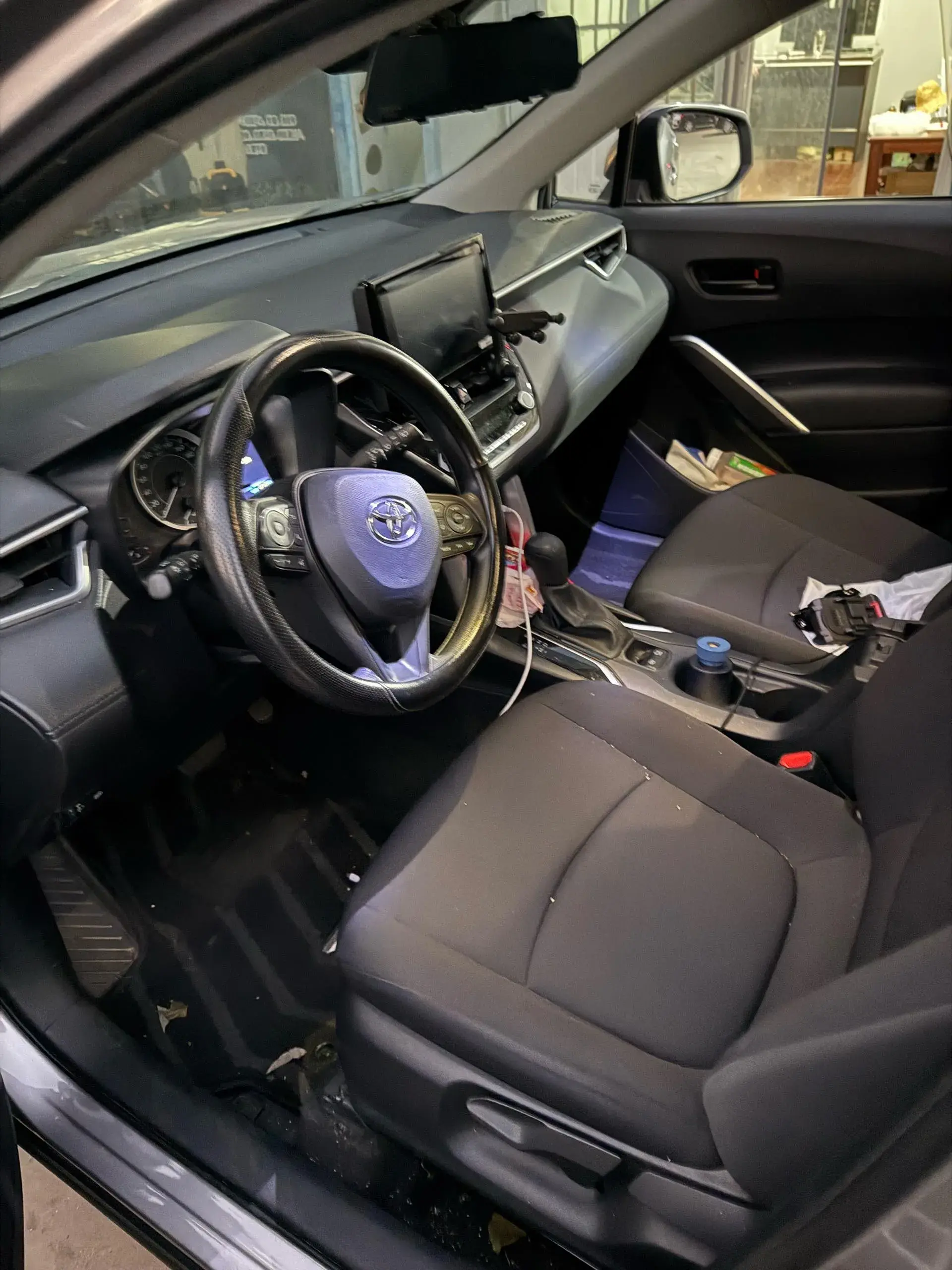 2022 TOYOTA COROLLA thumbnail 3