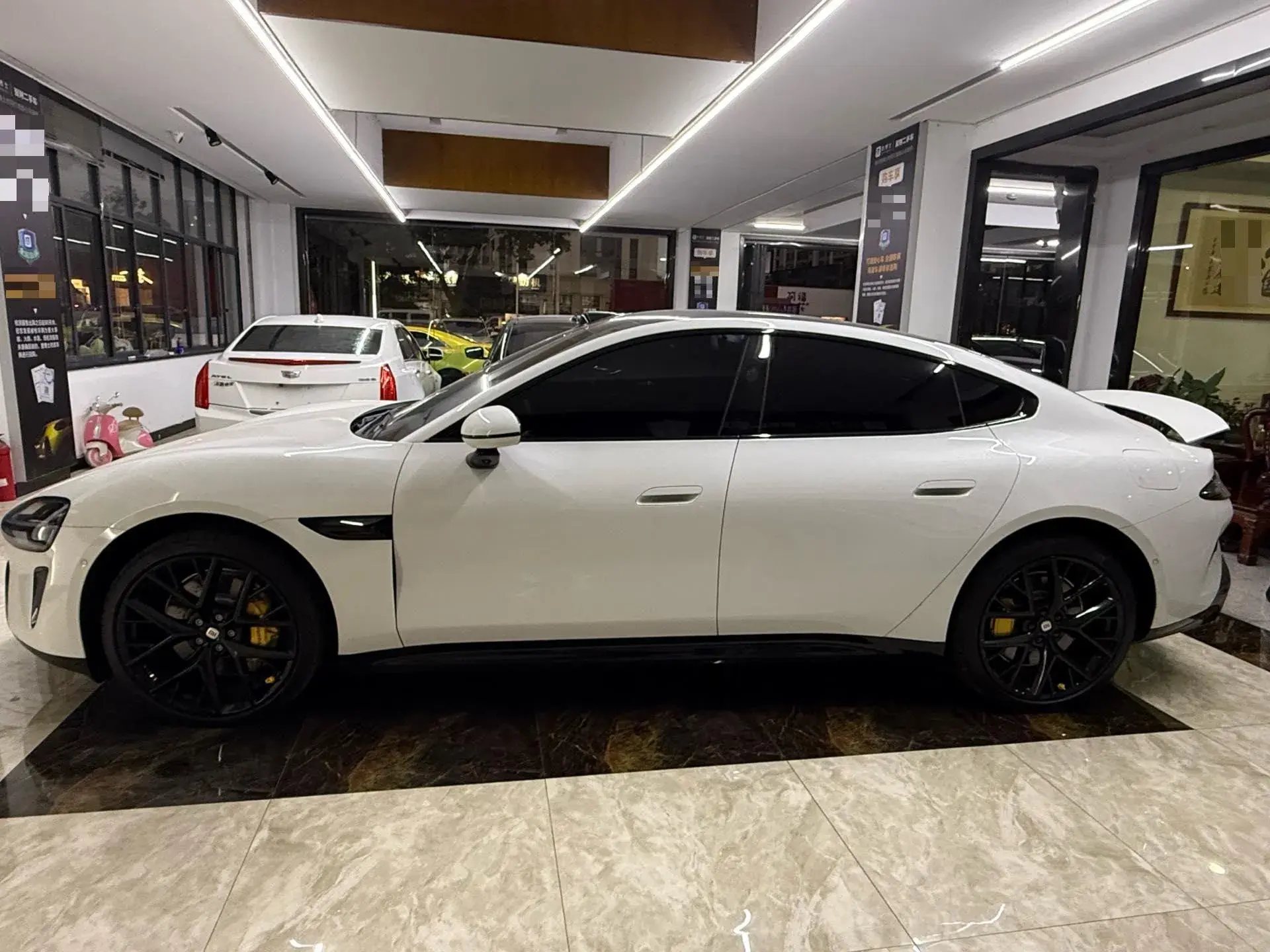 2024 MI SU7 thumbnail 2