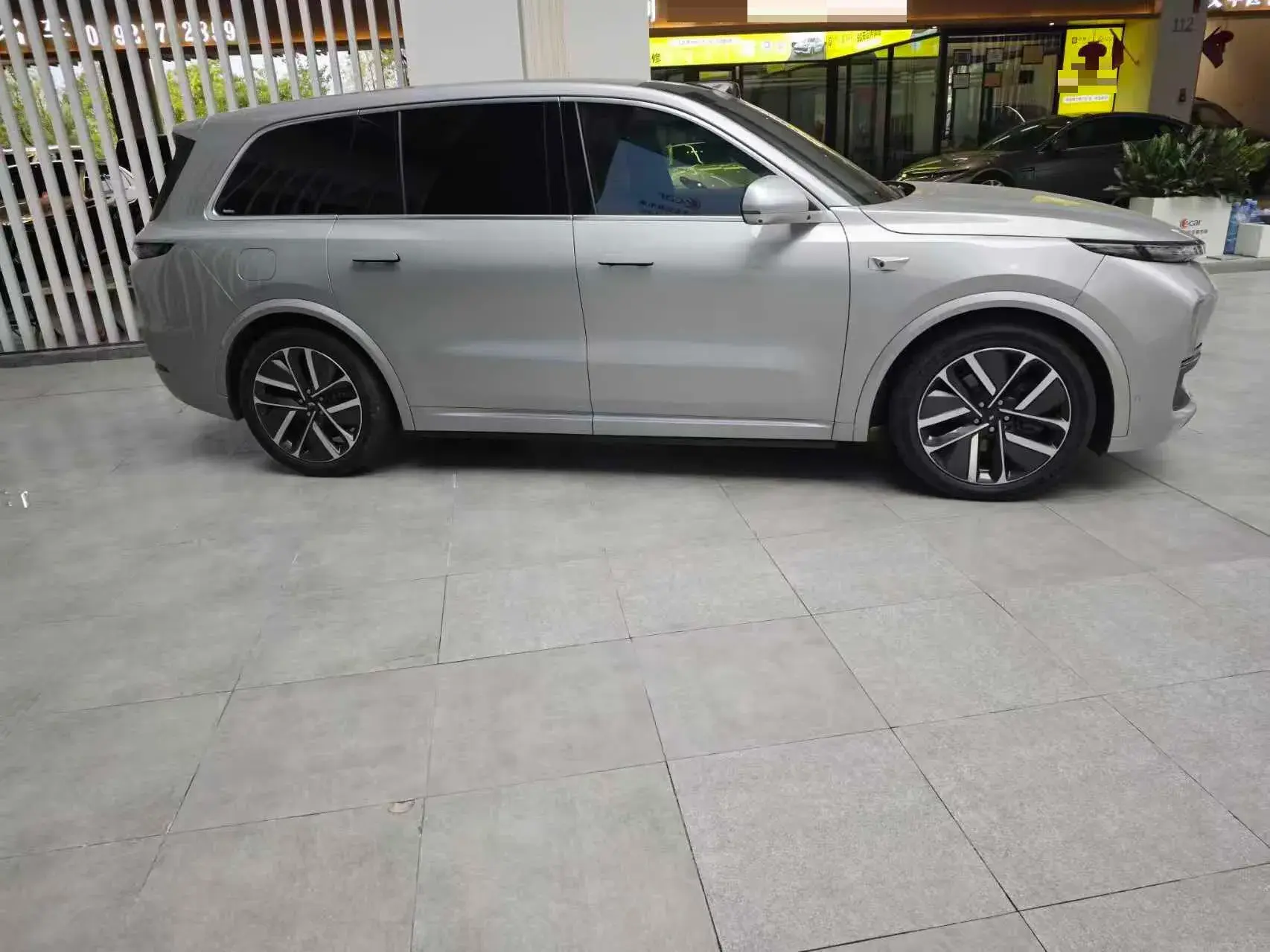 2022 LI L9 thumbnail 4