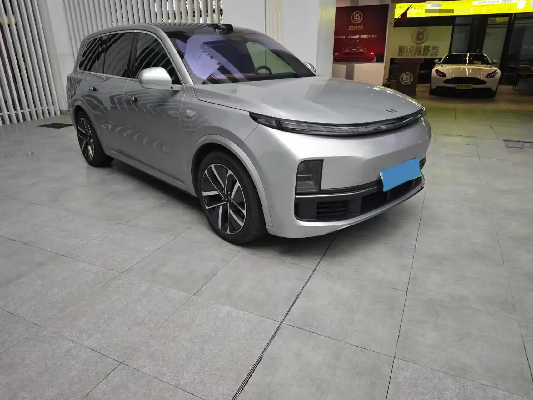 2022 LI L9 thumbnail 3