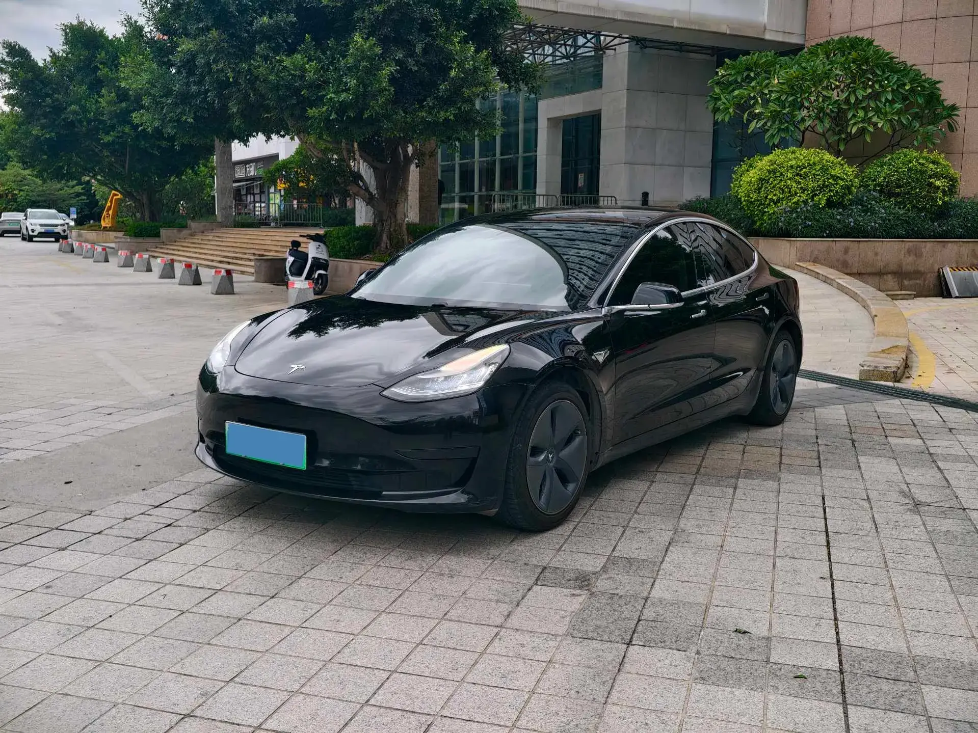 2020 TESLA MODEL view 1