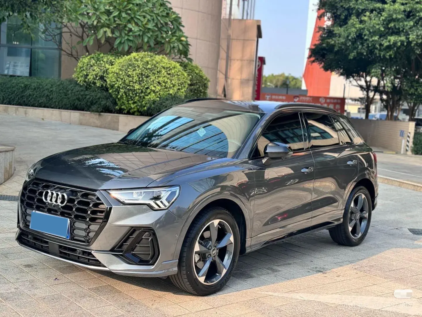 2023 AUDI Q2L view 1