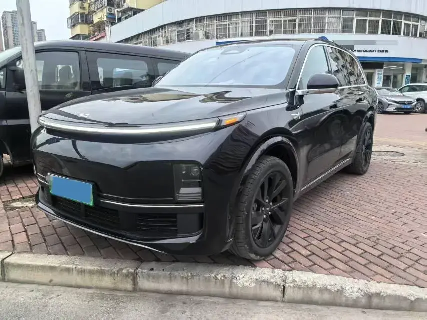2023 LI L8 view 1