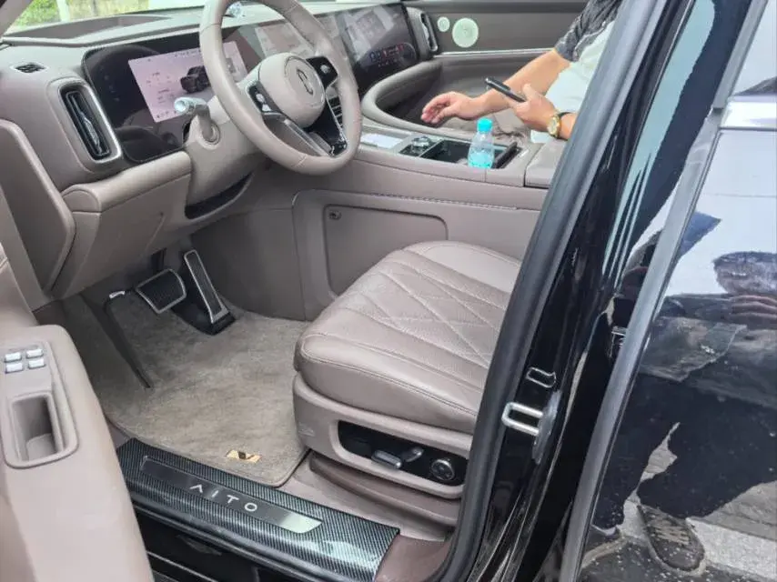 2024 AITO AITO thumbnail 4