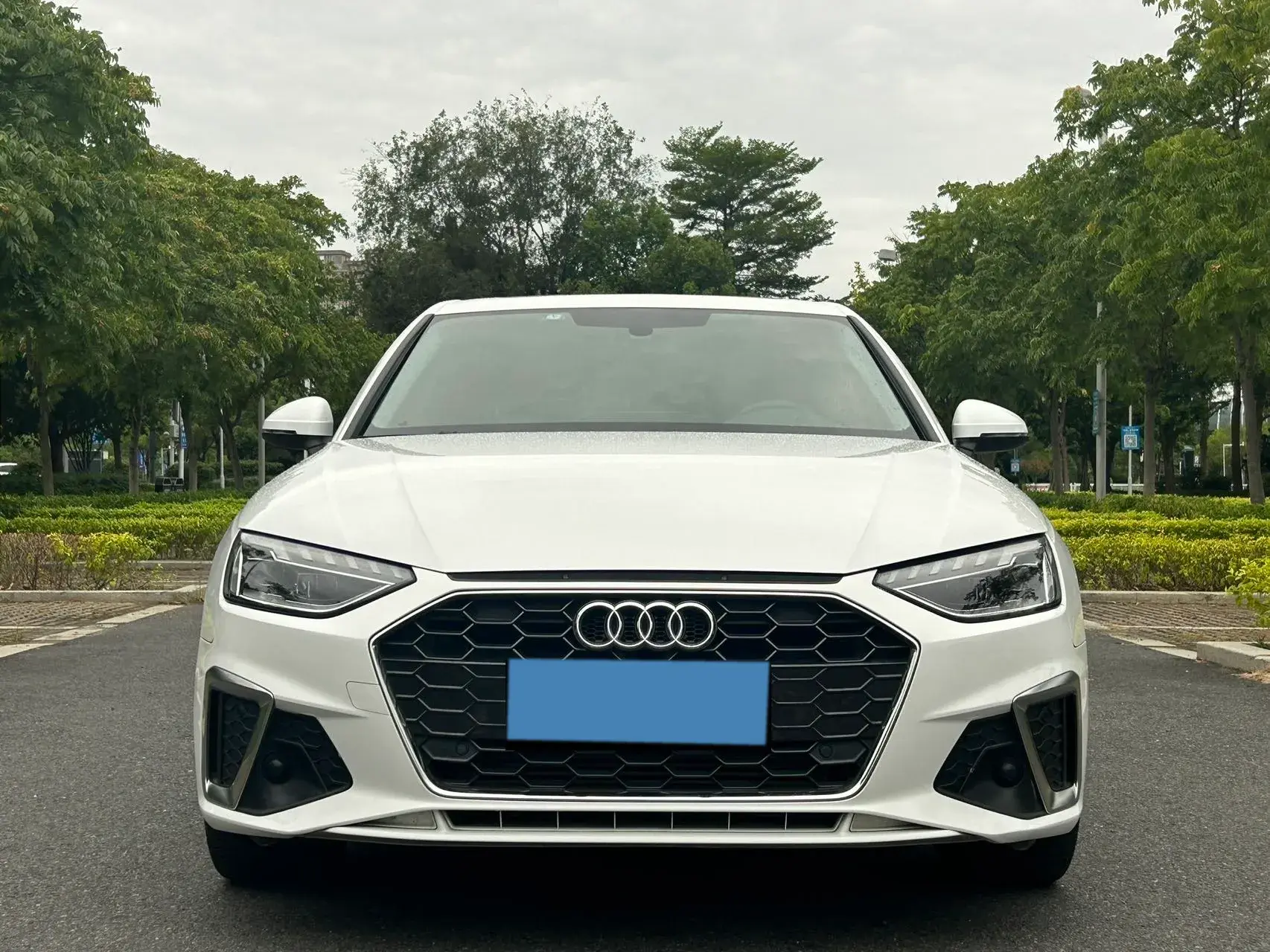 2023 AUDI A4L thumbnail 2