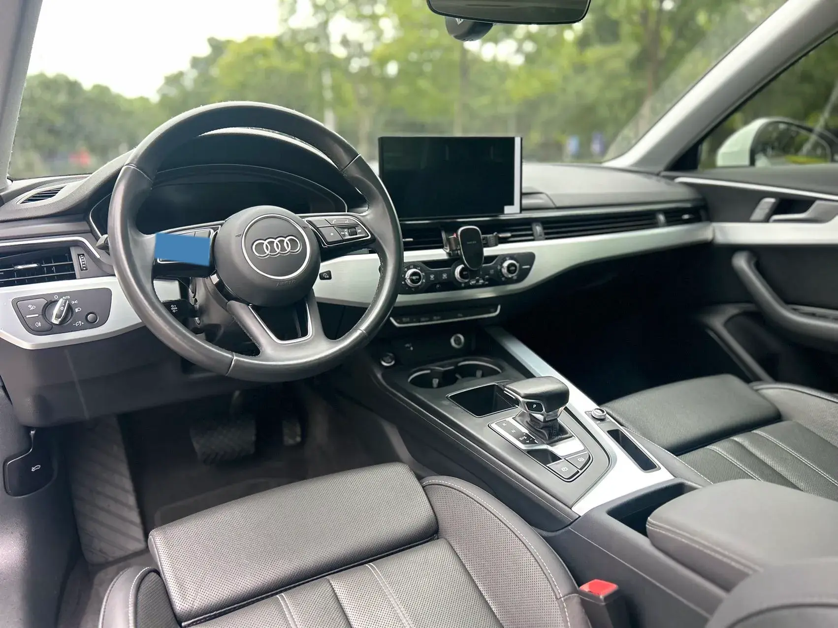 2023 AUDI A4L thumbnail 4